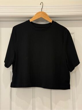 Target Black Short-Sleeve Cropped Tee